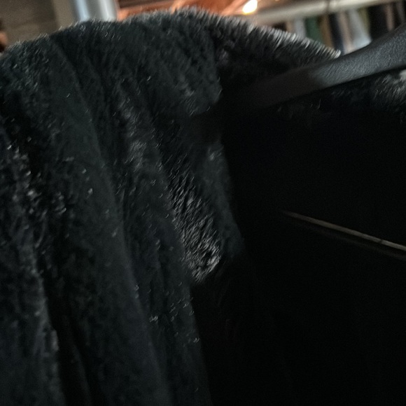 NWOT BLACK over sized puffer jacket! - Picture 4 of 5